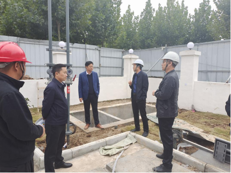 10.9（石化公司）市產(chǎn)業(yè)集團黨委書記、董事長劉培建一行蒞臨石化公司金頂山路加油站調(diào)研指導工作151.png