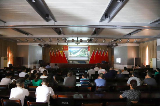 8.28市產業(yè)集團組織集中觀看民族團結主旋律電影《紅緣》734.png